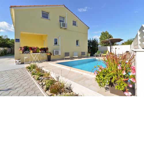 House Marija 1044