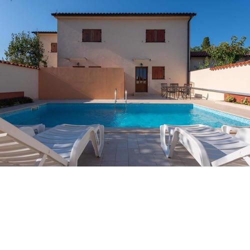 House MELLY with Swimming Pool