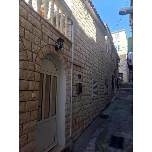 HOUSE MIRKO- center of Split