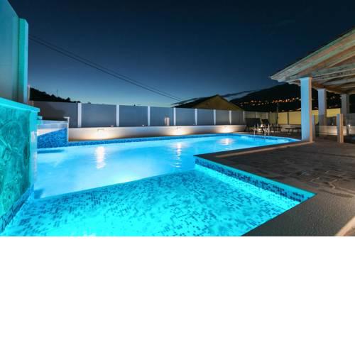 House of Oz with Private Pool