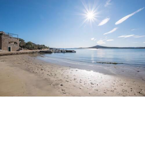 House Sandy Bay