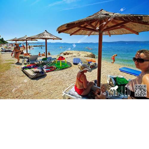 House studenac 100m from beach