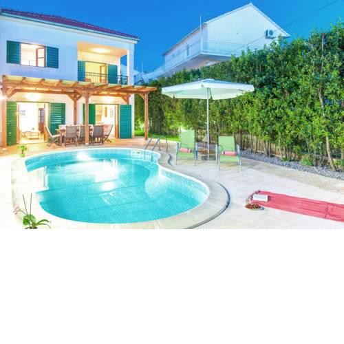 Hvar Villa Sleeps 8 Pool Air Con WiFi T739245