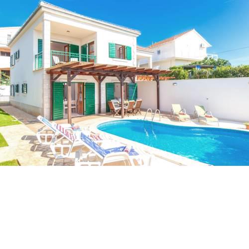 Hvar Villa Sleeps 8 Pool Air Con WiFi