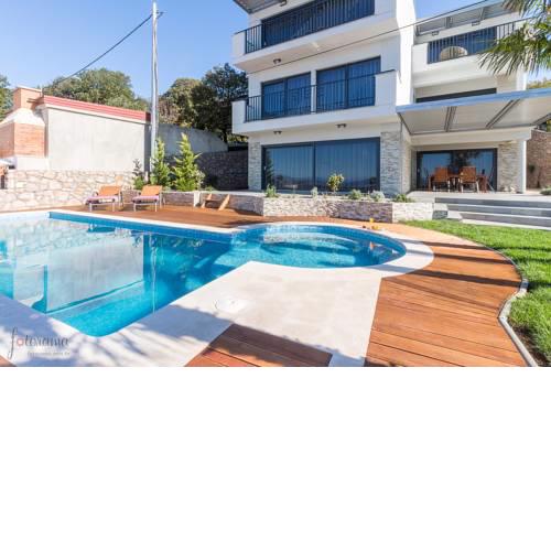 I & L Villa