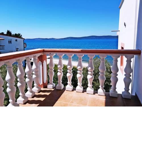 Ika Apartments