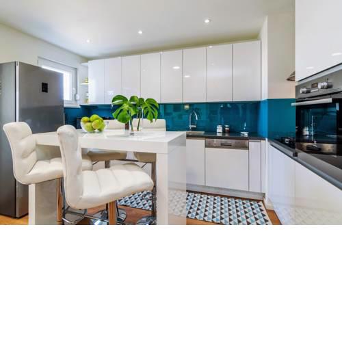 Imagine Apartment