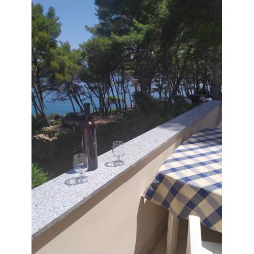 Apartment for 2,by the sea,quiet area,big terrace,private parking,wifi,BBQ
