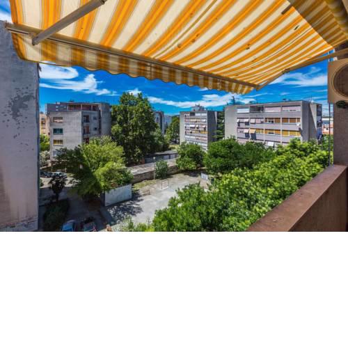 Iva apartment 3BR w. balcony