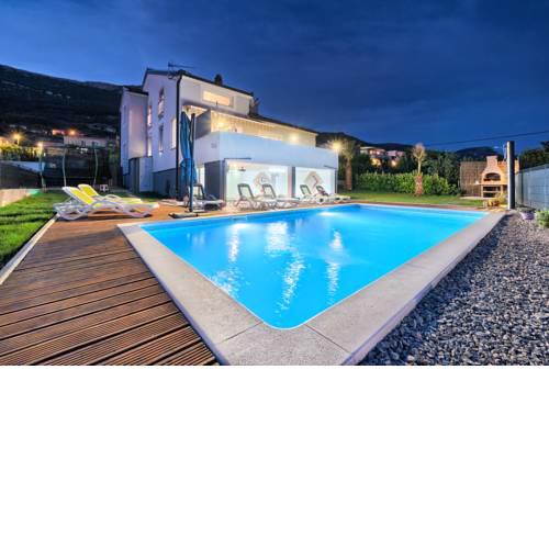 Sun castle holiday house Babic