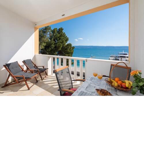 J.B. Beachfront Suites