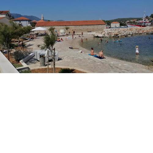 JELSA center-Sea view apartment near the beach