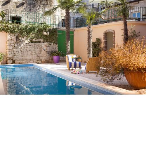 Jelsa Villa Sleeps 8 Pool Air Con WiFi