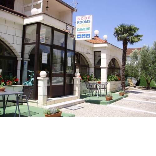 Jezera Rooms