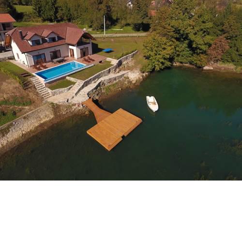 Jezerska Villa