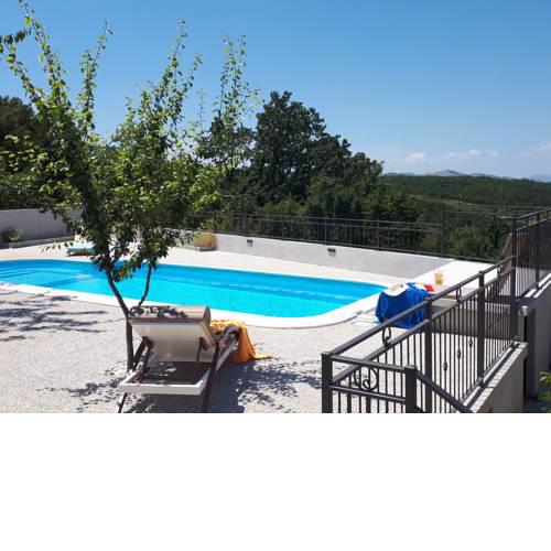 Spacious Holiday home in Tugare with Pool