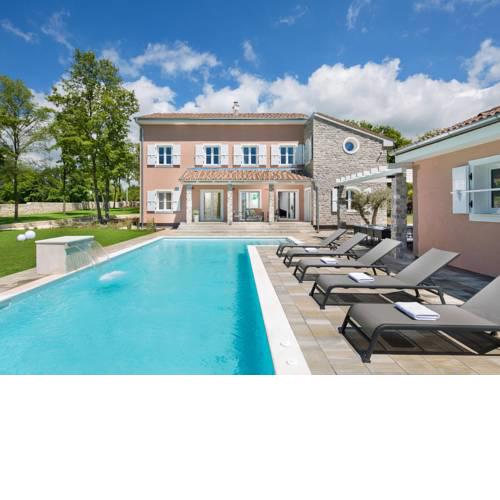 Jursici Villa Sleeps 10 with Pool Air Con and WiFi