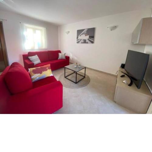 KAMENJAK ALTANA house with prefabricated pool, 4 Bikes rent included