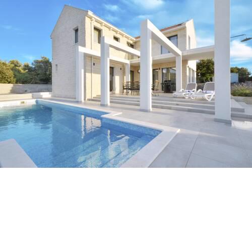Kanica Villa Sleeps 6 with Pool and Air Con