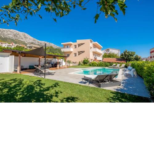 Kastel Gomilica Villa Sleeps 14 with Pool Air Con and WiFi