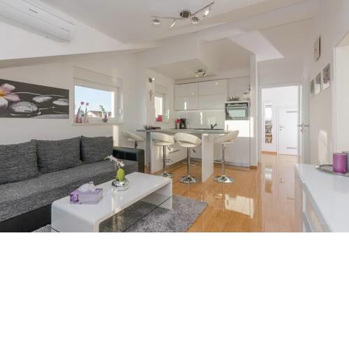 Knez 2. modern sea view apartment