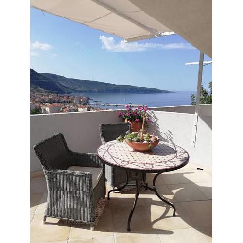 Komiža romantic getaway