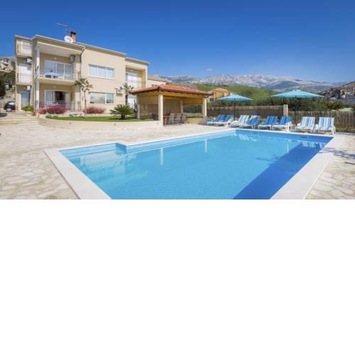 Koresnica Villa Sleeps 6 Pool Air Con WiFi