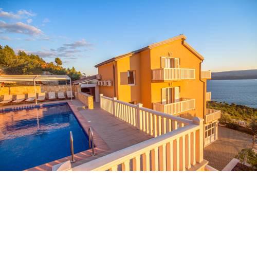 Kotisina Villa Sleeps 16 Pool Air Con WiFi