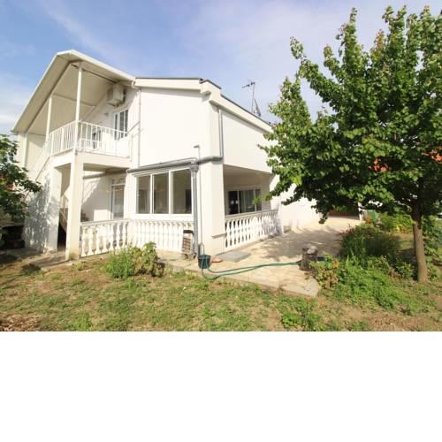 Traditional Holiday Home in Pridraga near Sea