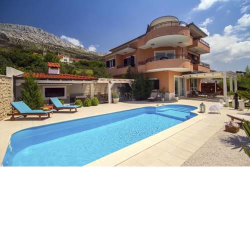 Kucine Villa Sleeps 10 Pool Air Con WiFi