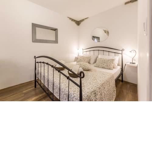 Kuny Apartments