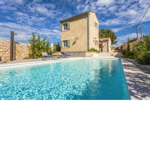 Kurili Villa Sleeps 7 Pool Air Con WiFi