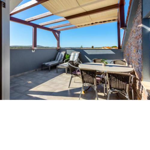 La Riva Apartments