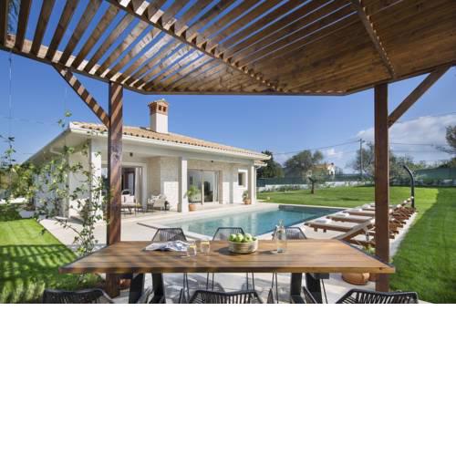 Labin Villa Sleeps 6 with Pool Air Con and WiFi
