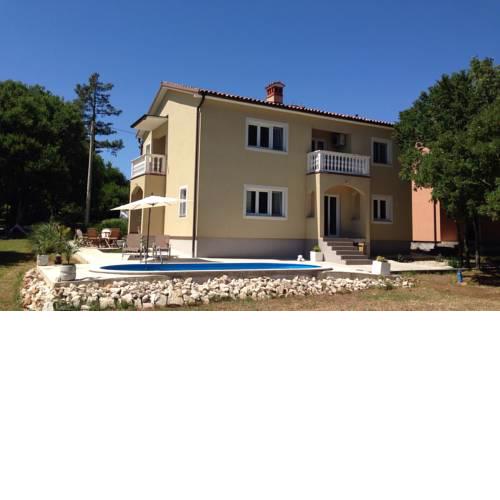 Lägenhet i Villa med pool