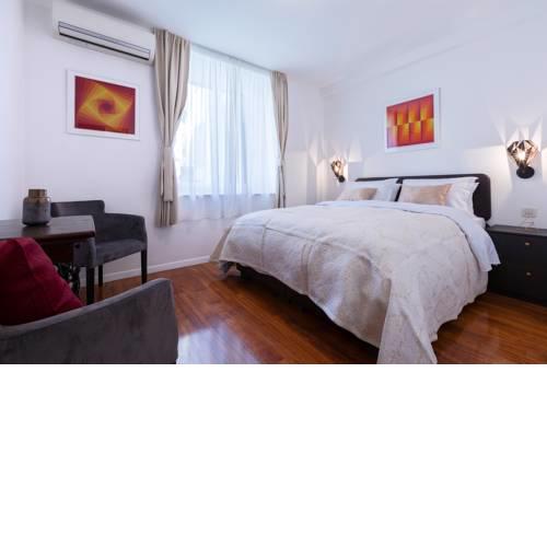 Lana's Deluxe Room