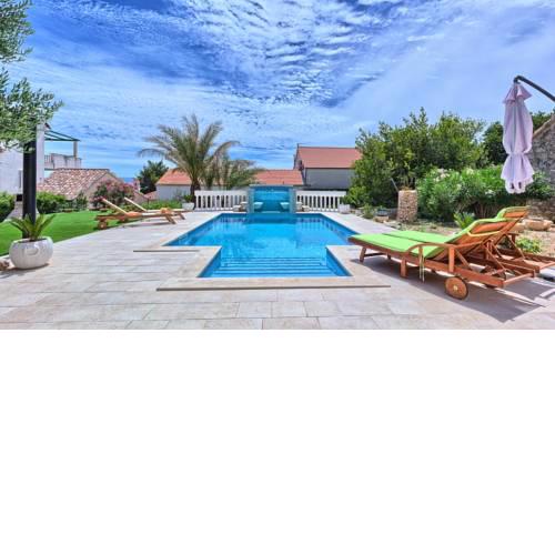 Lantana Holiday Home