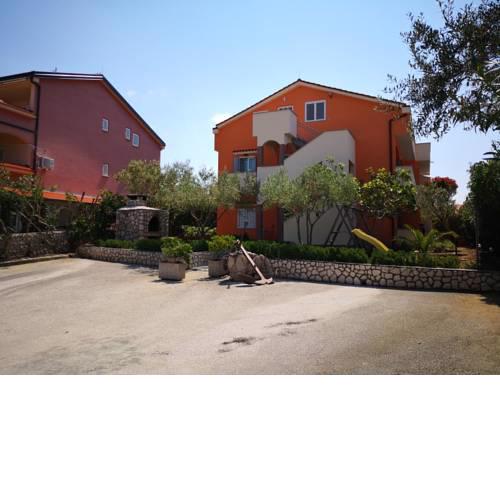 LAVANDA APARTMENTS