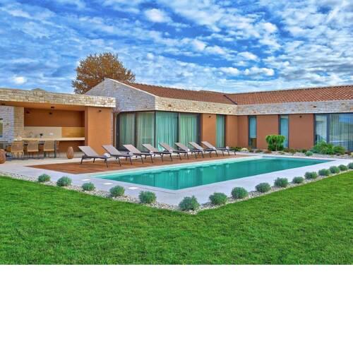 Lavish Holiday Home in Brtonigla with Sauna