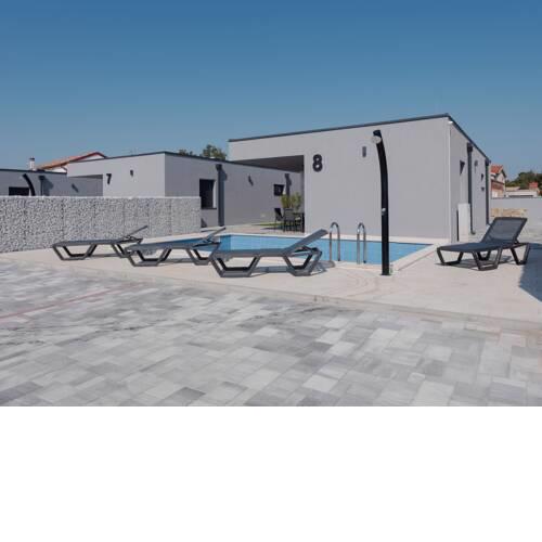 Lavish Holiday Home in Vir with Whirlpool