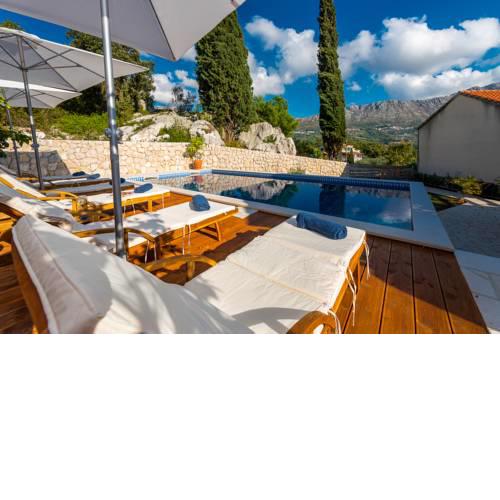 Lazine Villa Sleeps 6 with Pool and Air Con