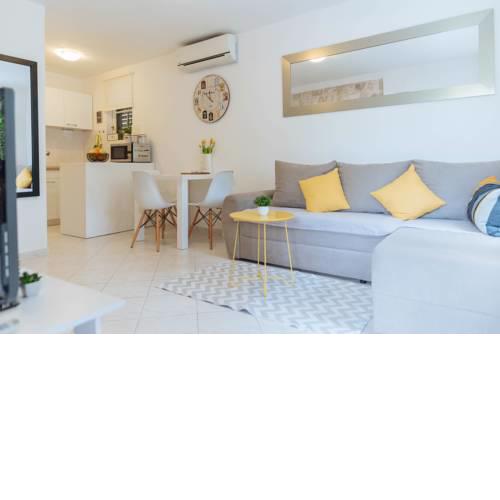 LCT Charming Beach House