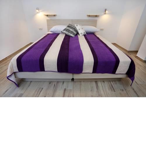 LCT Cozy City Rooms
