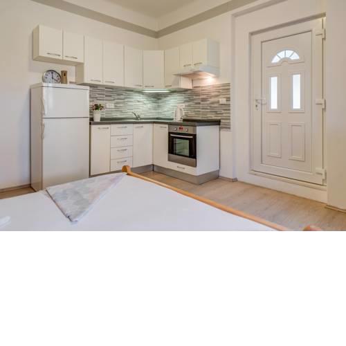 LCT Petite Studio Apartment