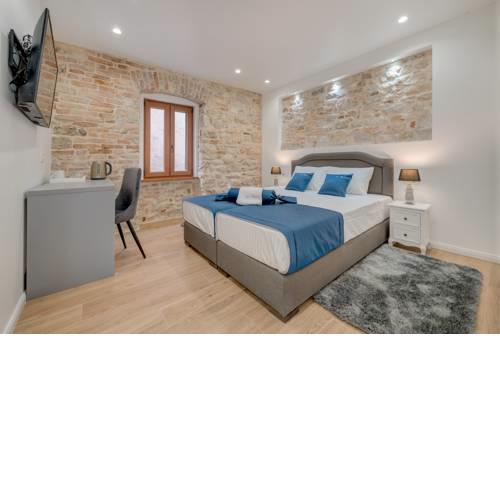 Le Premier Rooms