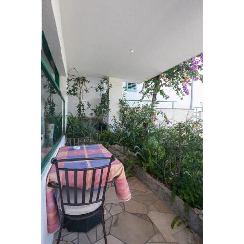 Lela Apartments