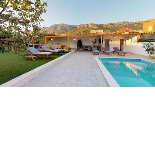 Leonarda - privacy & pool