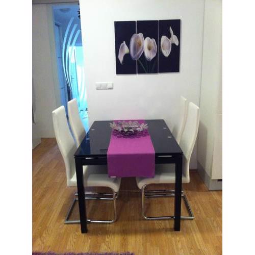 Lila Flower Apartment