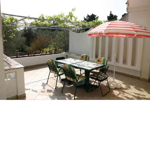 Loncar nice apartment close to the beach
