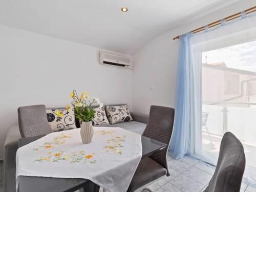 Lovely Apartment in Jadranovo near Town Center
